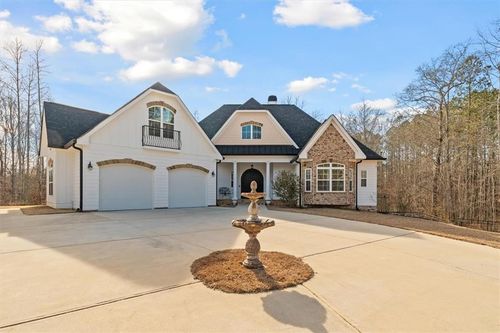 656 Paynes Lake Rd, Carrollton, GA, 30116-4910 | Card Image