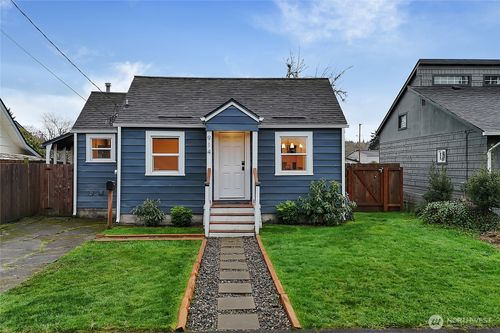 914 6th Ave Sw, Puyallup, WA, 98371-5732 | Card Image