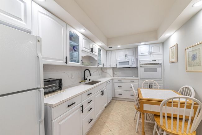 APT-401 - 3450 S Ocean Blvd, Condo with 2 bedrooms, 2 bathrooms and null parking in Palm Beach FL | Image 12