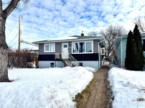 1327 Royal St, Regina, SK, S4T5A2 | Card Image