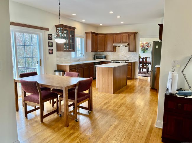 1 Maplecrest Ln, House other with 4 bedrooms, 3 bathrooms and null parking in Hamden CT | Image 5