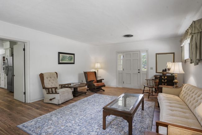 Living Room | Image 9