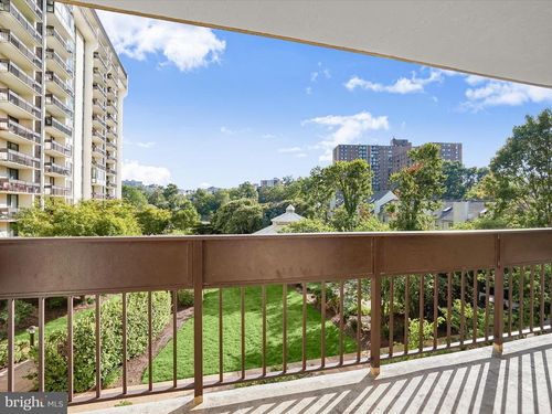 apt-402-5300 Holmes Run Pkwy, ALEXANDRIA, VA, 22304-2800 | Card Image