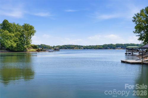 19011 Kailua Cir, Tega Cay, SC, 29708-8515 | Card Image
