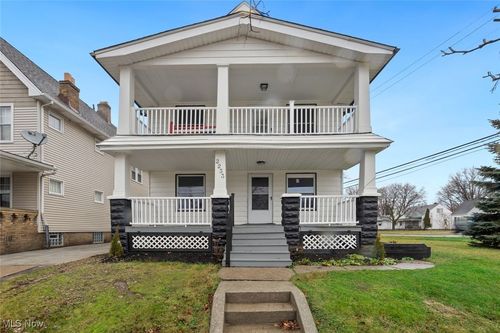 2233 Bunts Rd, Lakewood, OH, 44107-6105 | Card Image