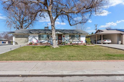 5812 Burke Way, Bakersfield, CA, 93309 | Card Image