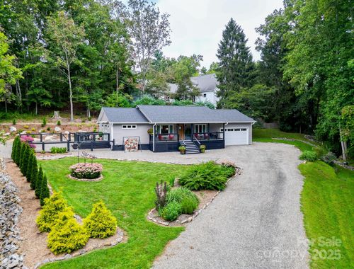 9 Oakwood Dr, Weaverville, NC, 28787-9422 | Card Image