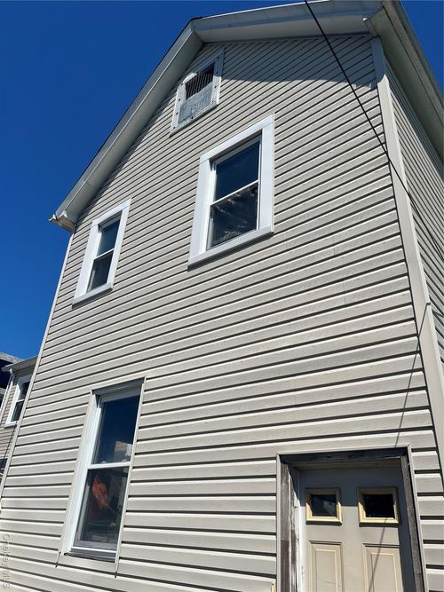 9048 204th St, Hollis, NY, 11423-2725 | Card Image