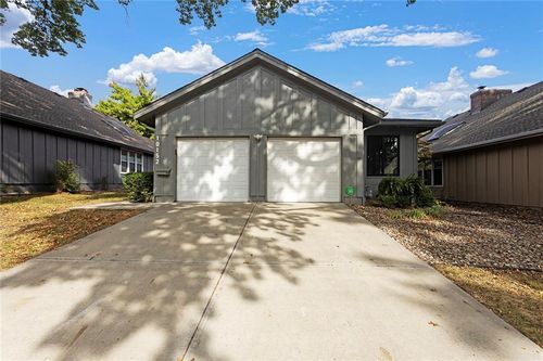 10152 Edelweiss Cir, Merriam, KS, 66203-4609 | Card Image