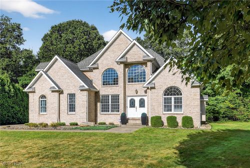 108 Riviera Ct Se, Warren, OH, 44484-3189 | Card Image