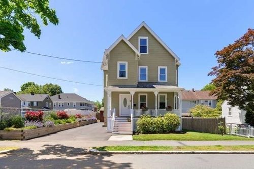 32 Sanford St, Melrose, MA, 02176-3657 | Card Image