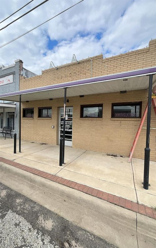115 N Houston St, Edgewood, TX, 75117-2502 | Card Image