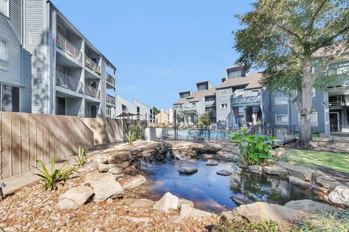 apt-221b-12500 Melville Dr, Montgomery, TX, 77356-8990 | Card Image