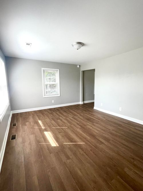 1105 Sparks Rd, Lexington, KY, 40505-4017 | Card Image