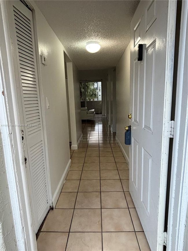 APT-2365 - 10000 Nw 80 Th Ct, Condo with 2 bedrooms, 2 bathrooms and null parking in Hialeah Gardens FL | Image 8