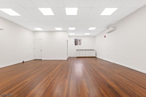 48 Commerce St, Newark, NJ, 07102-4003 | Card Image