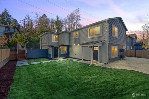 6968 24th Ave Sw, Seattle, WA, 98106-1661 | Card Image