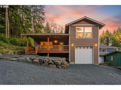 303 S Marine St, Rockaway Beach, OR, 97136-1049 | Card Image