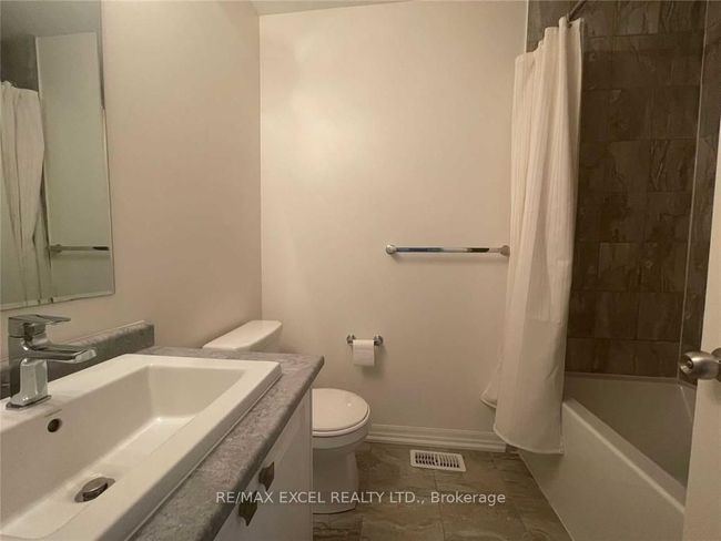 29 Vantage Loop, House attached with 3 bedrooms, 3 bathrooms and 2 parking in Newmarket ON | Image 16