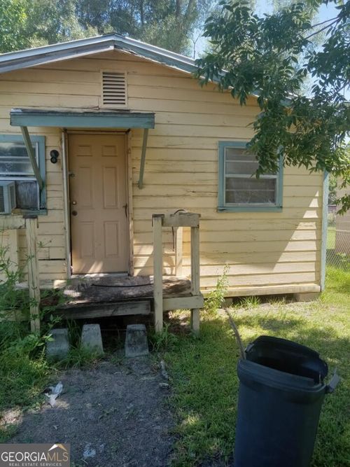 1202 Vernon St, Waycross, GA, 31501-7333 | Card Image