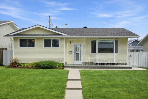 5224 5 Ave Se, Calgary, AB, T2A4Y9 | Card Image