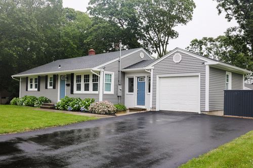 28 Whipple Ave, Westerly, RI, 02891-3413 | Card Image