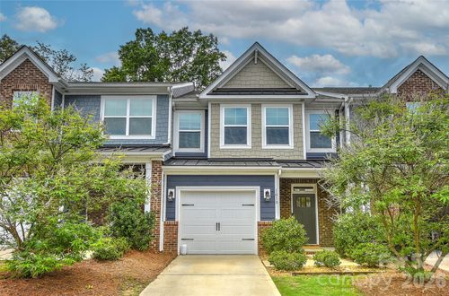1010 Moffatt Ln, Matthews, NC, 28105-7735 | Card Image