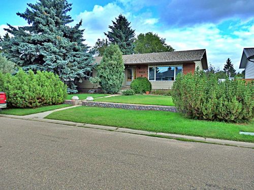 5210 58 St, Vermilion, AB, T9X1V7 | Card Image