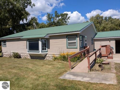 10 W Maple Ridge Rd, Twining, MI, 48766-9784 | Card Image