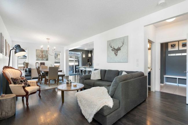 410 Cranford Drive Se, Home with 3 bedrooms, 2 bathrooms and 4 parking in Calgary AB | Image 13