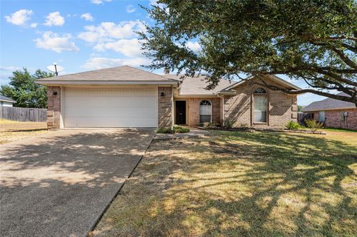 624 Willow Creek Dr, Hewitt, TX, 76643-3569 | Card Image