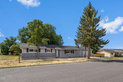730 Ne Lakeside Drive, Madras, OR, 97741 | Card Image