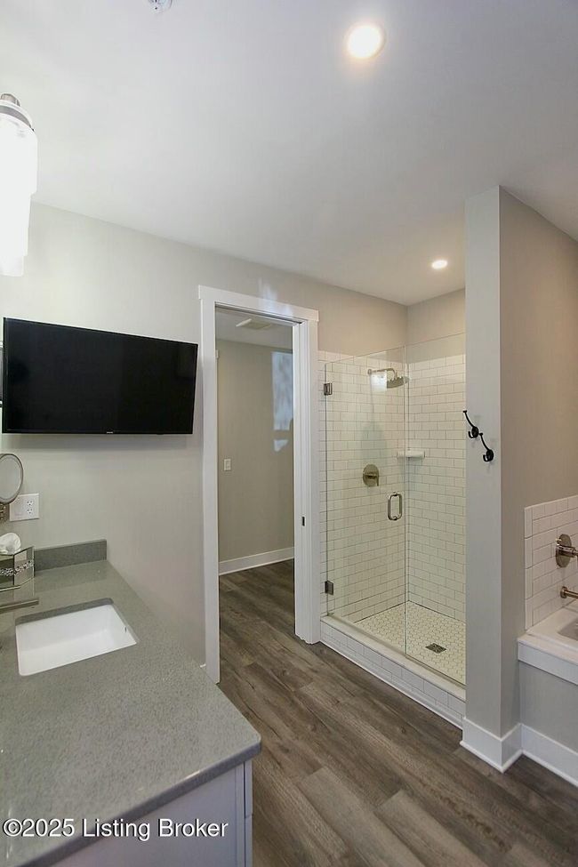 210 - 210 Mulberry St, Condo with 1 bedrooms, 1 bathrooms and null parking in Jeffersonville IN | Image 21