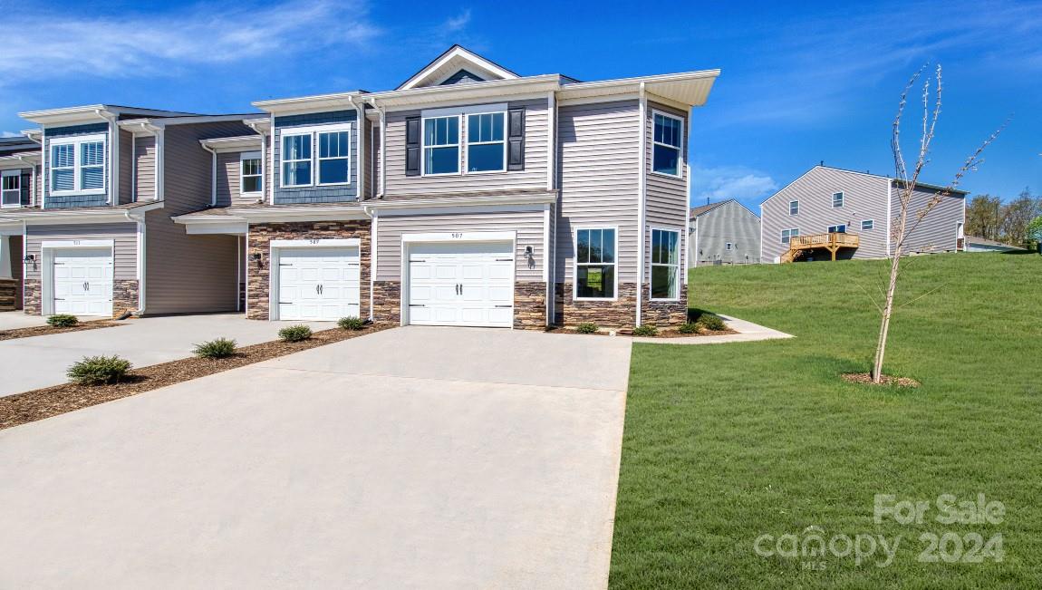Cedar Hill Rd, Hendersonville, NC 28792