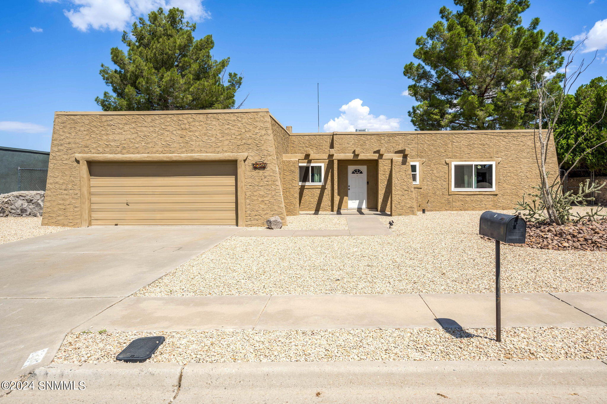 Uranus Ave, Las Cruces, NM 88012