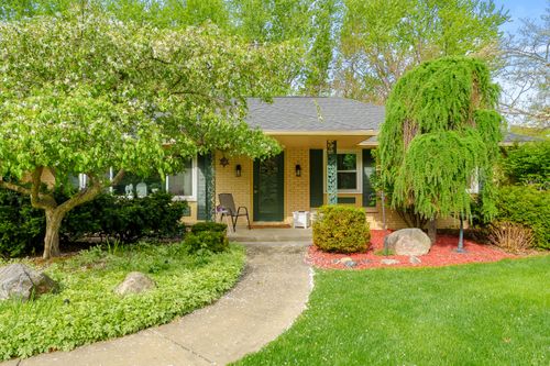 7702 Hunters Ridge Dr, Kalamazoo, MI, 49009-3822 | Card Image