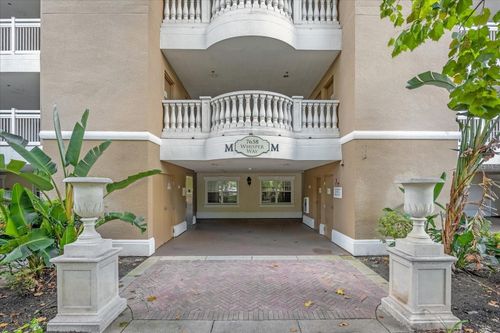 402-7658 Whisper Way, REUNION, FL, 34747-5223 | Card Image