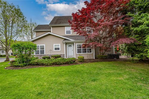 34 Paddington Cir, Smithtown, NY, 11787-5901 | Card Image