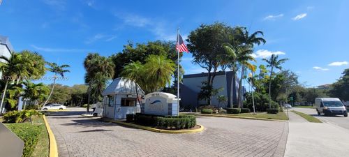 k234-9373 Fontainebleau Blvd, Miami, FL, 33172-5668 | Card Image