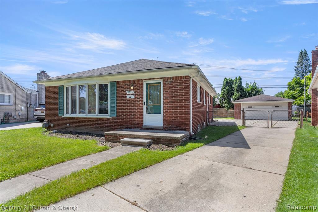 Chester St, Garden City, MI 48135