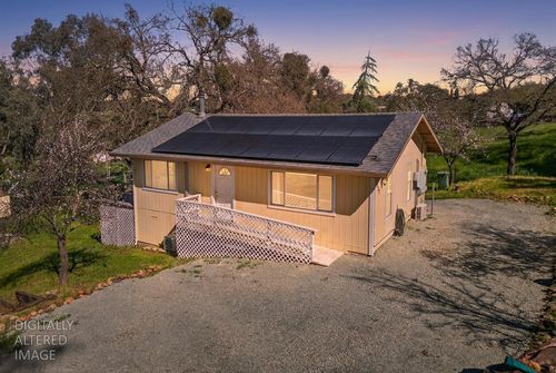 2932 Hoffman Dr, Valley Springs, CA, 95252-9591 | Card Image