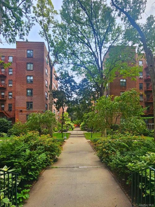 1h-78-10 34th Ave, Jackson Heights, NY, 11372 | Card Image