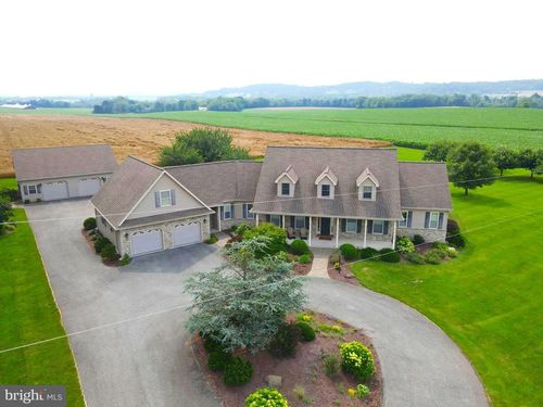 1399 Pinkerton Rd, MOUNT JOY, PA, 17552-9289 | Card Image