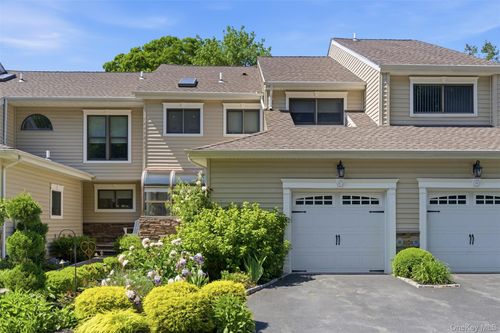 67 Villas Cir, Melville, NY, 11747-3061 | Card Image
