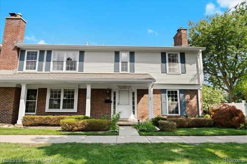 42142 Roscommon St, Northville, MI, 48167-2416 | Card Image