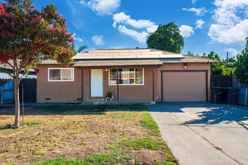 567 E St, Waterford, CA, 95386-8758 | Card Image
