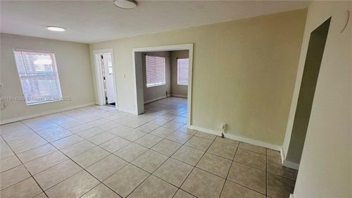 0-2250 Ne 136th St, North Miami Beach, FL, 33181-1822 | Card Image