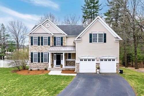 16 York Cir, East Walpole, MA, 02032-1048 | Card Image