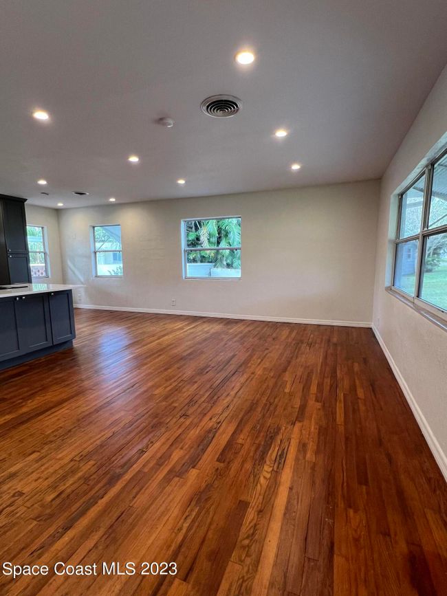 2202 Greenway Drive, Inactive in Melbourne Zoocasa