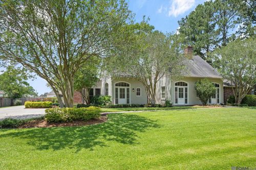 8226 Oakbrook Dr, Baton Rouge, LA, 70810-1814 | Card Image